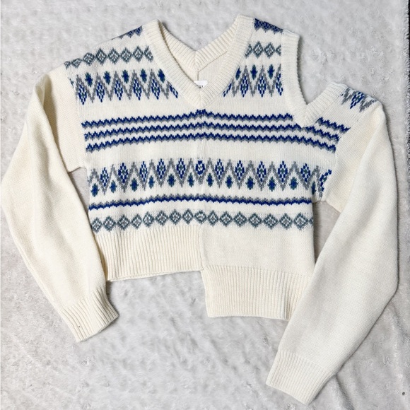 INEXCLSV- NEVER WORN- Uneven Cut Out Knit Ski Print Sweater - Picture 1 of 8